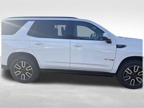 Summit White 2021 GMC Yukon 4WD AT4