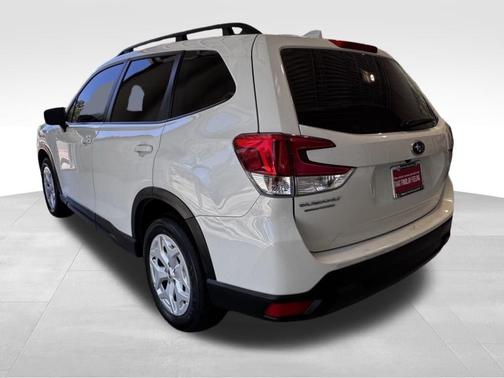 Crystal White Pearl 2023 Subaru Forester