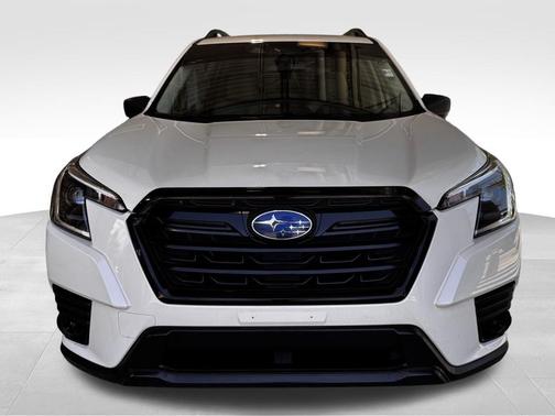 Crystal White Pearl 2023 Subaru Forester