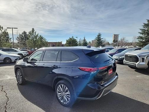 2020 Toyota Highlander Hybrid Platinum