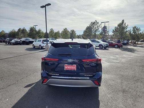 2020 Toyota Highlander Hybrid Platinum