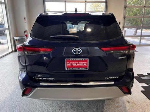 2020 Toyota Highlander Hybrid Platinum
