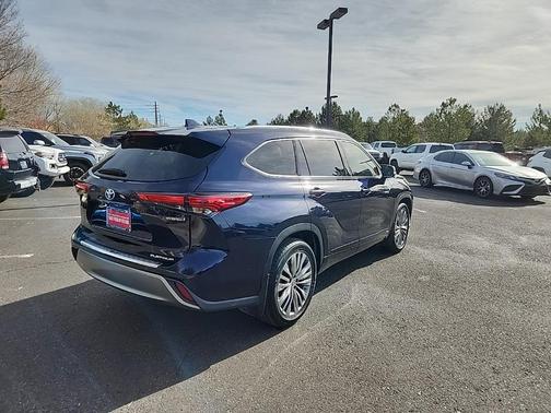 2020 Toyota Highlander Hybrid Platinum
