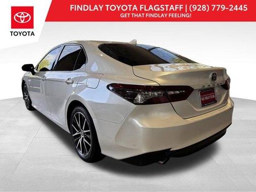 Wind Chill Pearl 2021 Toyota Camry Hybrid XLE