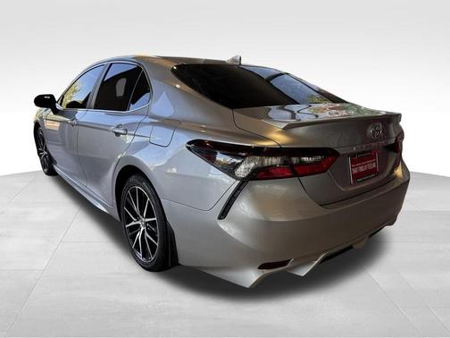 Celestial Silver Metallic 2023 Toyota Camry SE