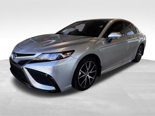 Celestial Silver Metallic 2023 Toyota Camry SE