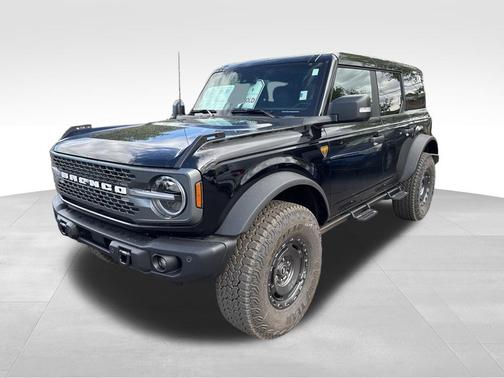 Shadow Black 2025 Ford Bronco Badlands
