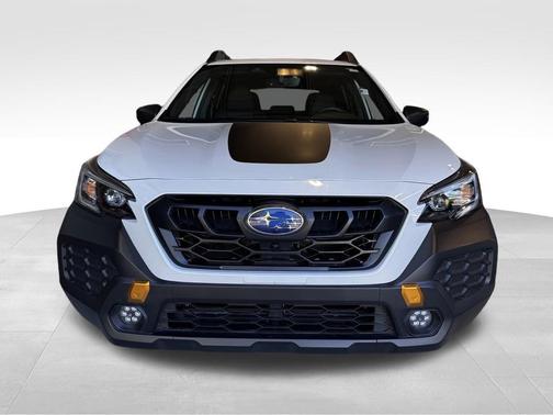 Crystal White Pearl 2025 Subaru Outback Wilderness