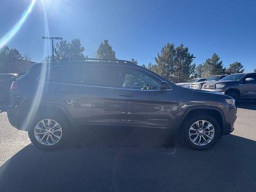 2022 Jeep Cherokee Latitude Lux