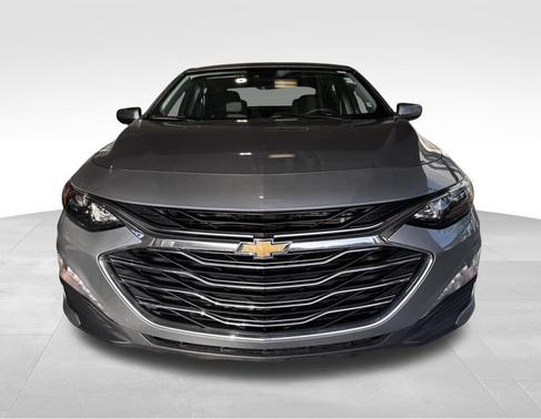Sterling Gray Metallic 2024 Chevrolet Malibu FWD 1LT