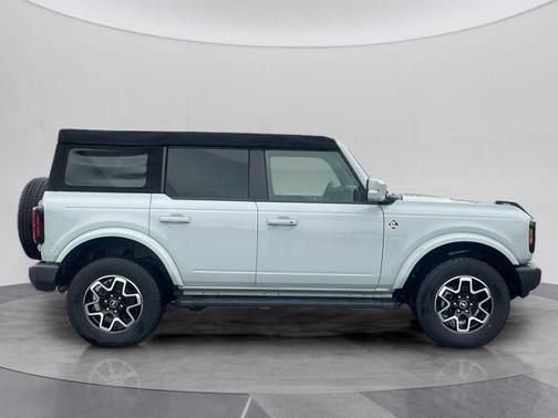 CACTUS GRAY 2024 Ford Bronco OUTER BANKS