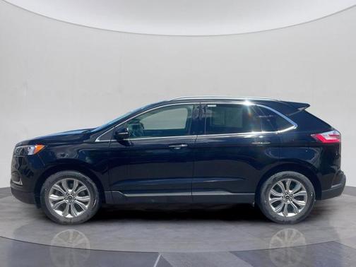 AGATE BLACK METALLIC 2023 Ford Edge TITANIUM