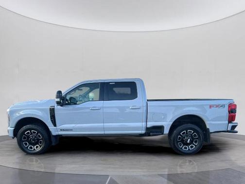 2025 Ford F-250 PLATINUM