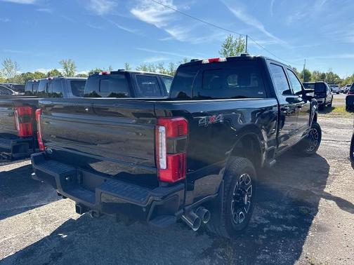 2025 Ford F-250 PLATINUM