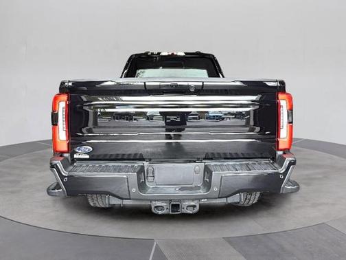 2025 Ford F-250 PLATINUM