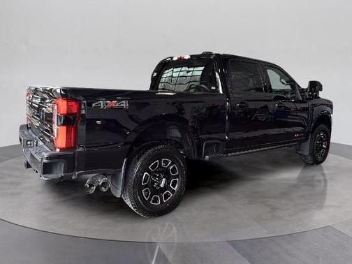 2025 Ford F-250 PLATINUM