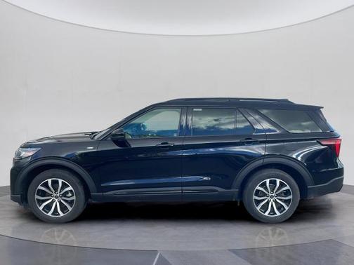 AGATE BLACK METALLIC 2025 Ford Explorer ST-LINE