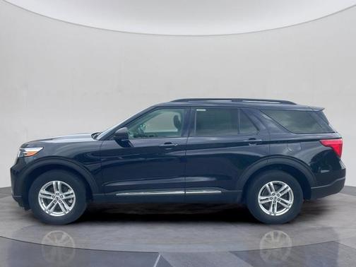 AGATE BLACK METALLIC 2024 Ford Explorer XLT
