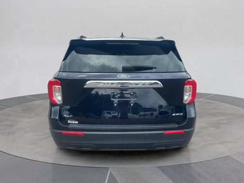 AGATE BLACK METALLIC 2024 Ford Explorer XLT