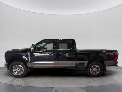 AGATE BLACK METALLIC 2026 Ford F-250 KING RANCH