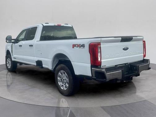 OXFORD WHITE 2024 Ford F-250 XLT