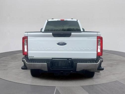 OXFORD WHITE 2024 Ford F-250 XLT