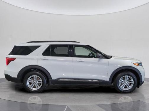 STAR WHITE MET TRI-COAT 2023 Ford Explorer XLT