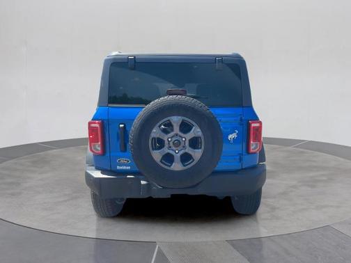VELOCITY BLUE METALLIC 2024 Ford Bronco BIG BEND