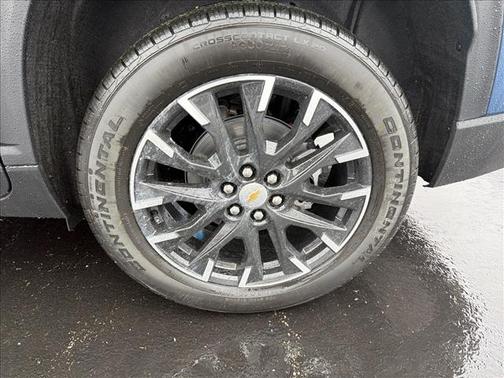 Lakeshore Blue Metallic 2026 Chevrolet Traverse LT