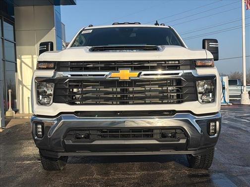 Summit White 2026 Chevrolet Silverado 3500 LT
