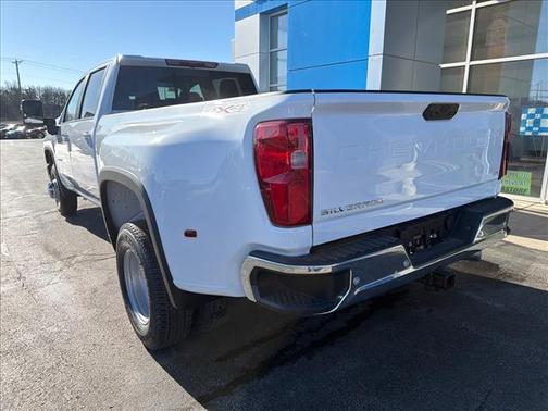 Summit White 2026 Chevrolet Silverado 3500 LT