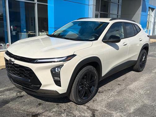 White Sand 2026 Chevrolet Trax ACTIV