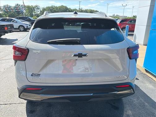 White Sand 2026 Chevrolet Trax ACTIV