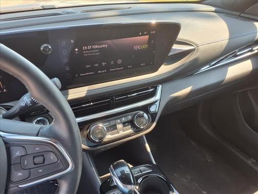 White Frost Tri-Coat 2024 Buick Envista Sport Touring