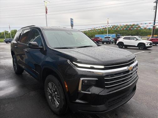 Mosaic Black Metallic 2026 Chevrolet Traverse LT