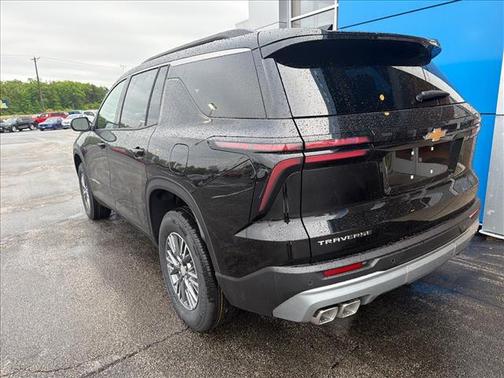 Mosaic Black Metallic 2026 Chevrolet Traverse LT