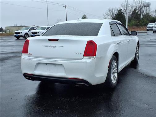 White 2016 Chrysler 300 Limited