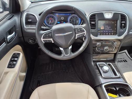 2016 Chrysler 300 Limited