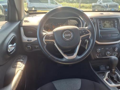 2016 Jeep Cherokee Altitude