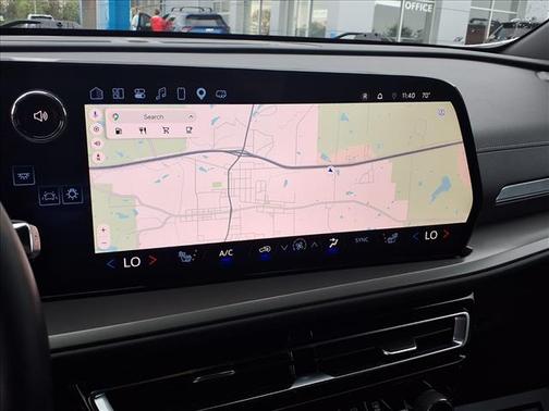 White 2025 Chevrolet Traverse LT