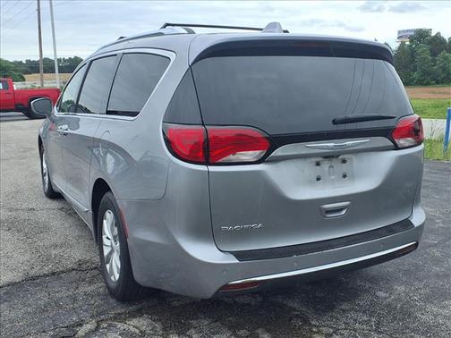 Gray 2018 Chrysler Pacifica Touring-L