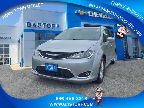 Gray 2018 Chrysler Pacifica Touring-L