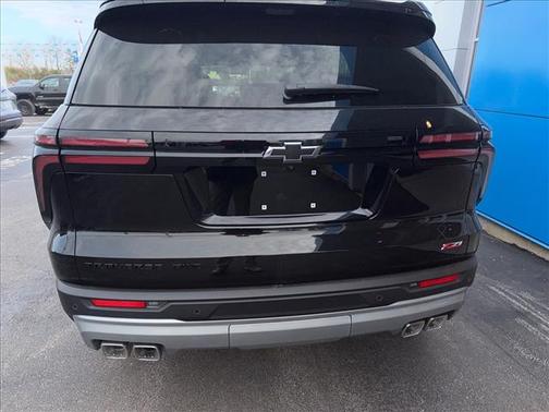 Mosaic Black Metallic 2026 Chevrolet Traverse Z71