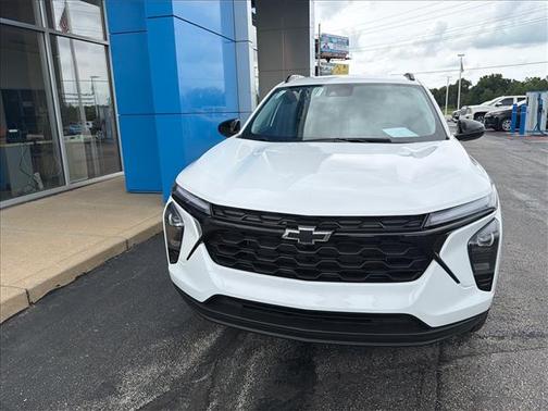 Summit White 2026 Chevrolet Trax LT