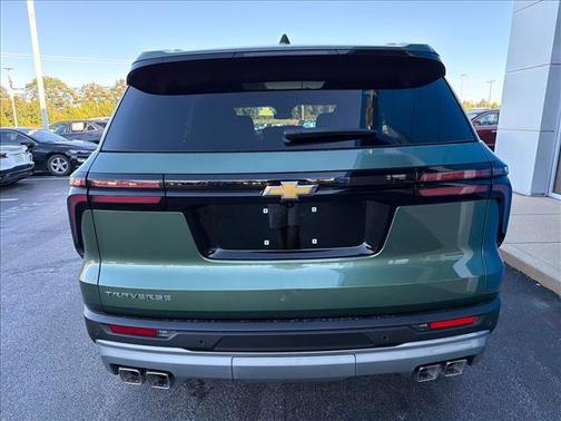 Green Metallic 2027 Chevrolet Traverse LT