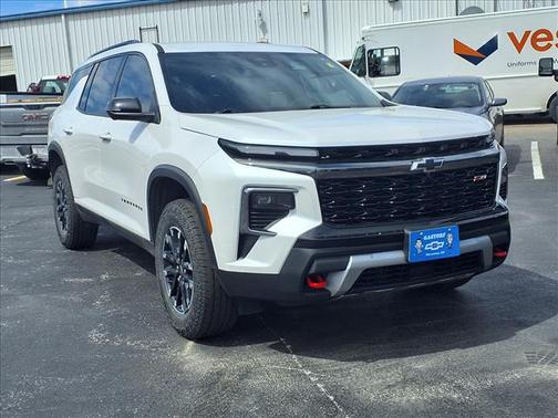 Pearl 2024 Chevrolet Traverse Z71