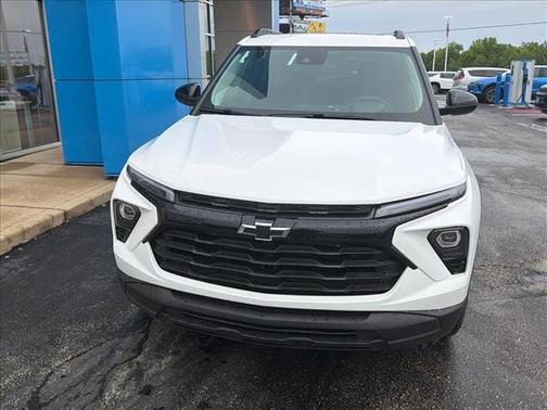 Summit White 2026 Chevrolet Trailblazer LT