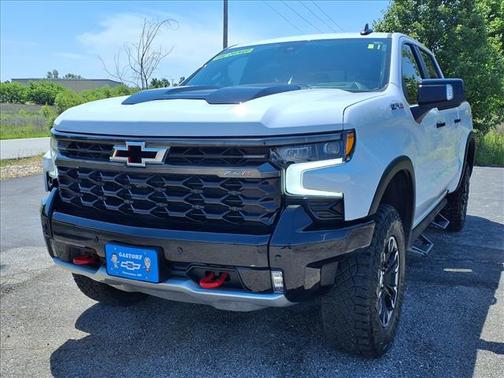 Summit White 2025 Chevrolet Silverado 1500 ZR2