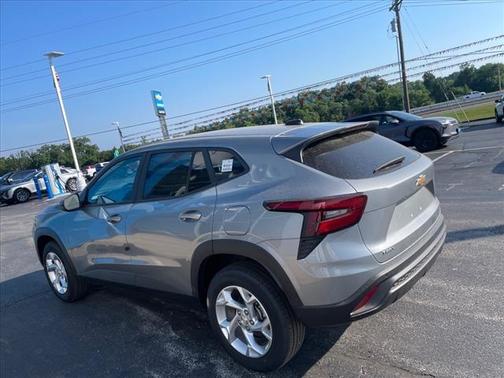 2025 Chevrolet Trax LS