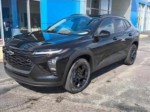 Mosaic Black Metallic 2026 Chevrolet Trax LT
